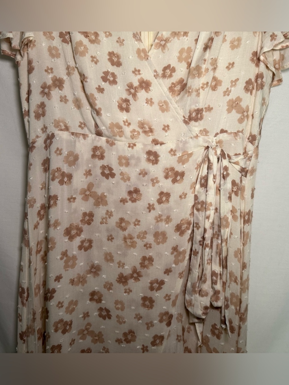 Altar'd State Floral Swiss Dot High-Low Maxi Faux Wrap Dress Cream Mauve Small - Picture 6 of 12